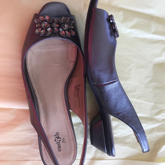 East 5th Flex sling back shoes - Picture 3 of 5